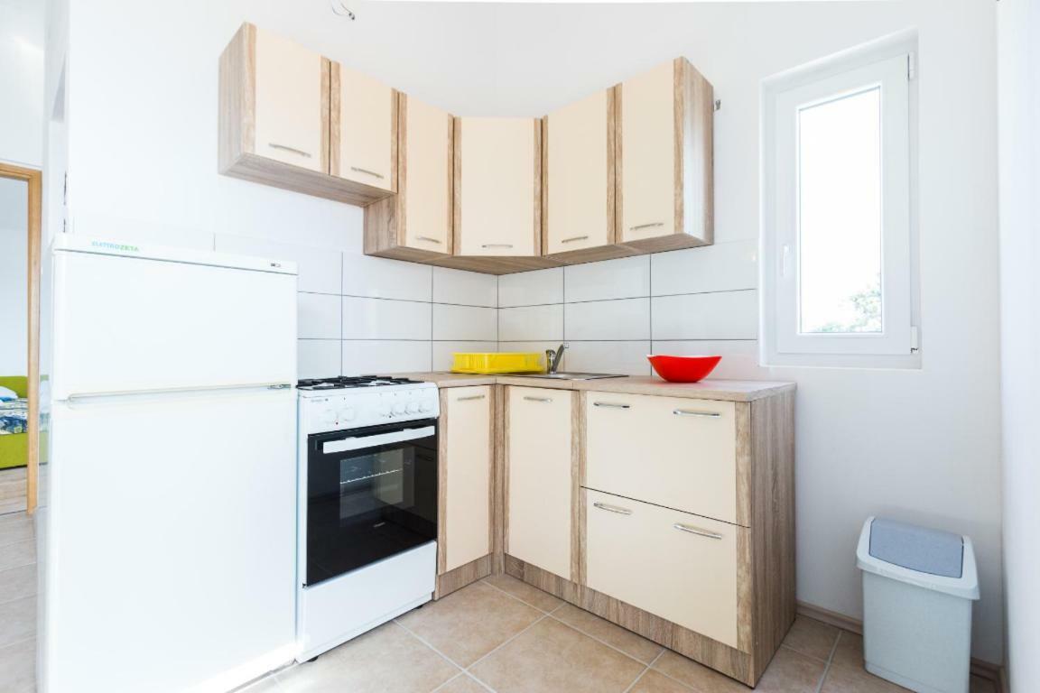 Apartmani Filip マンドレ エクステリア 写真
