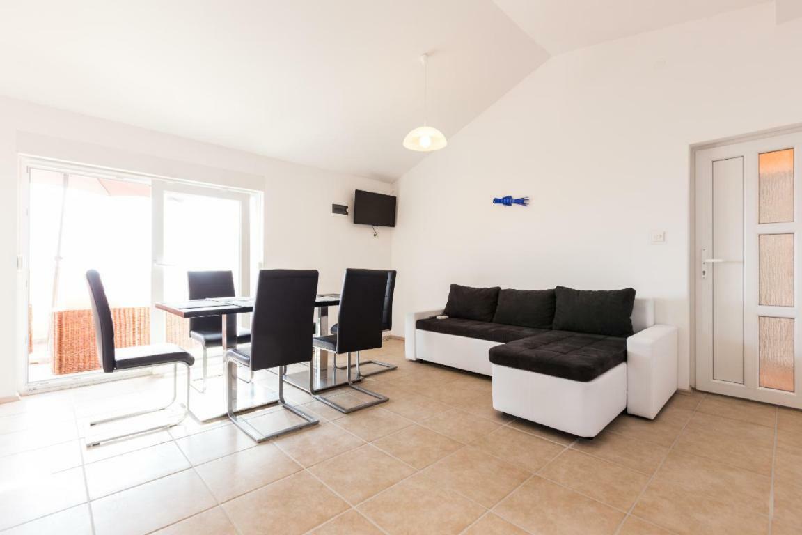 Apartmani Filip マンドレ エクステリア 写真